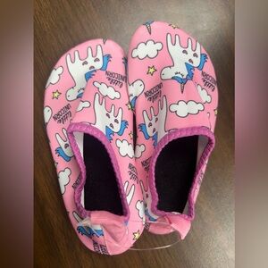 Little unicorn water shoes size 24